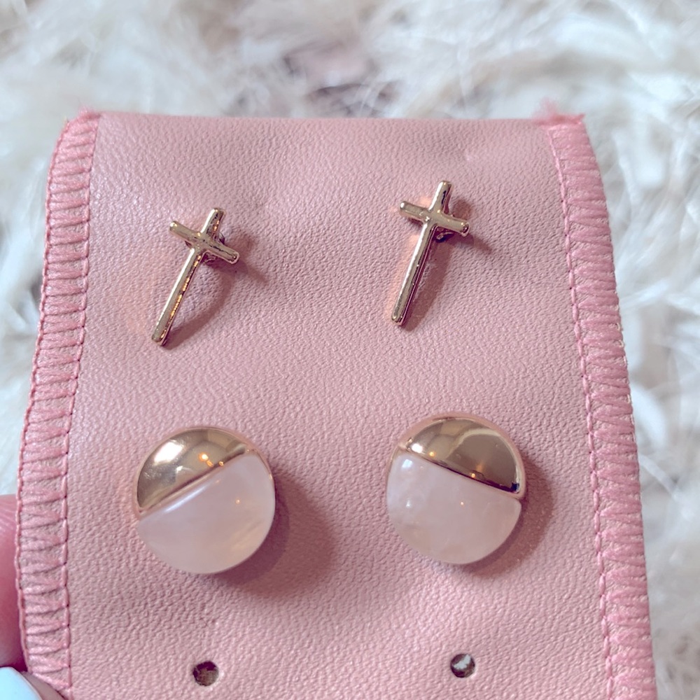 Gold plated studs. - Picture 3 of 3